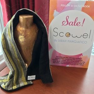 SCOWEL: Towel/scarf fitness accessory. Sweat&Mode